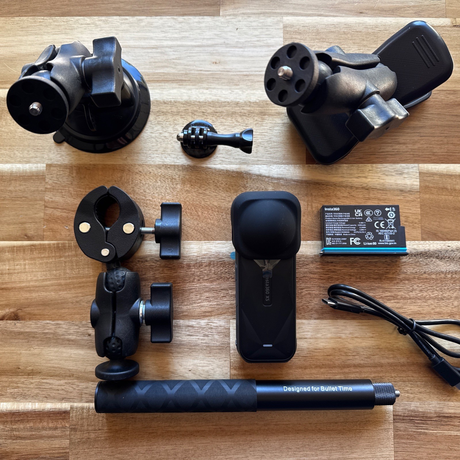 Insta360 X5 360 8K Camera + Motorcycle Mount + Invisible Stick+ Suction Cup+64GB