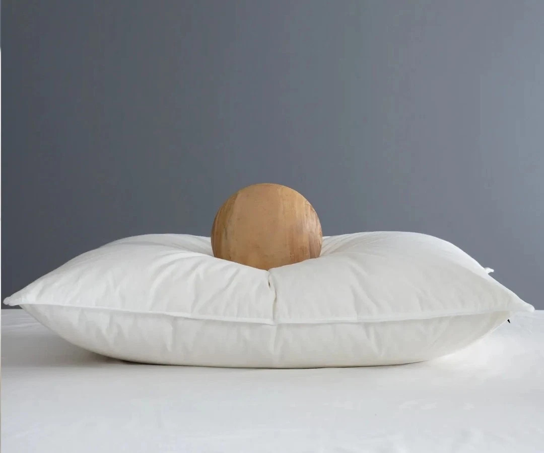 NWT Quince White Duck Down Premium Pillow King Soft $114 MSRP