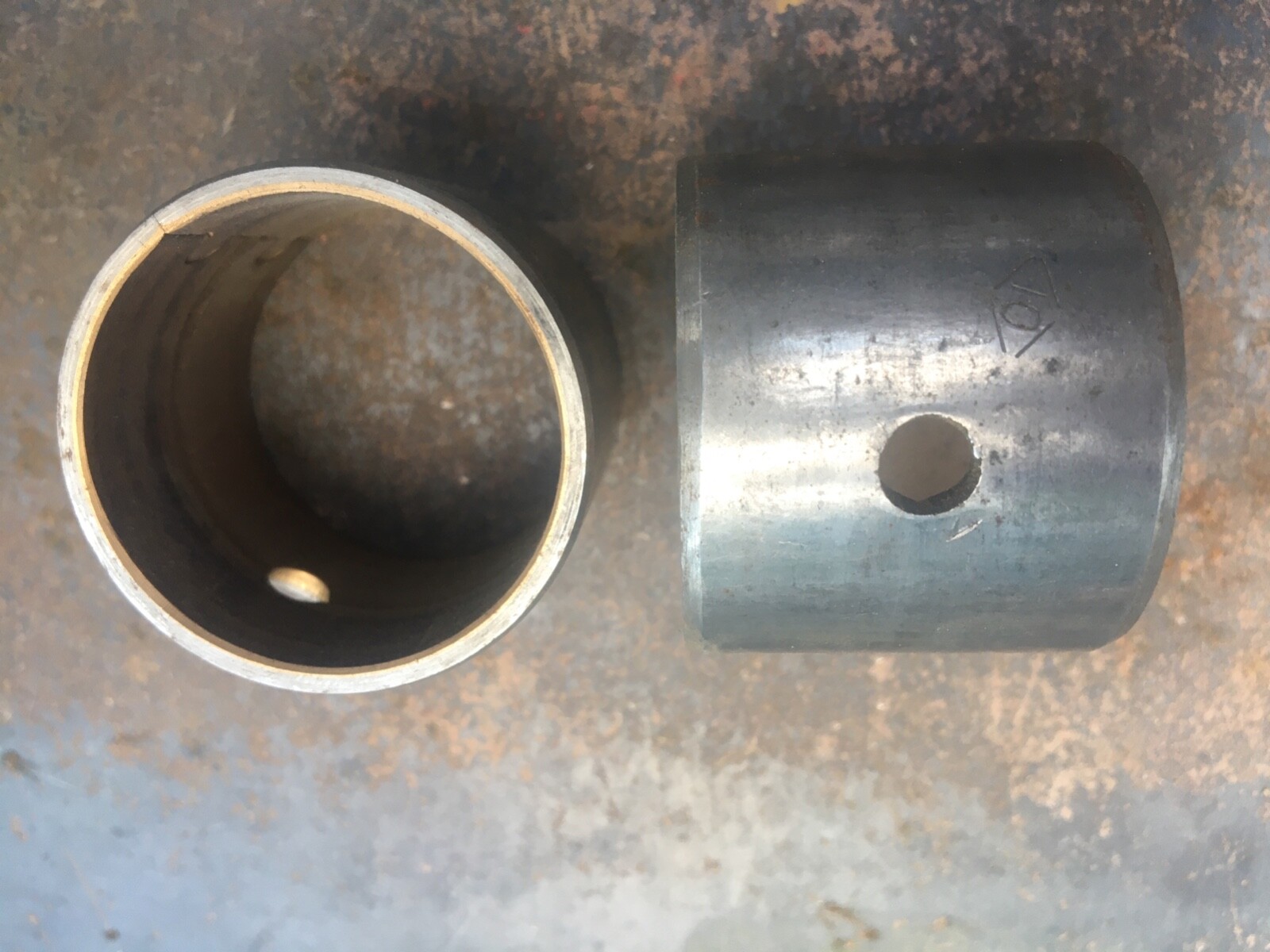 2 NOS Case CNH A21069 Bushing A21722 Free Shipping