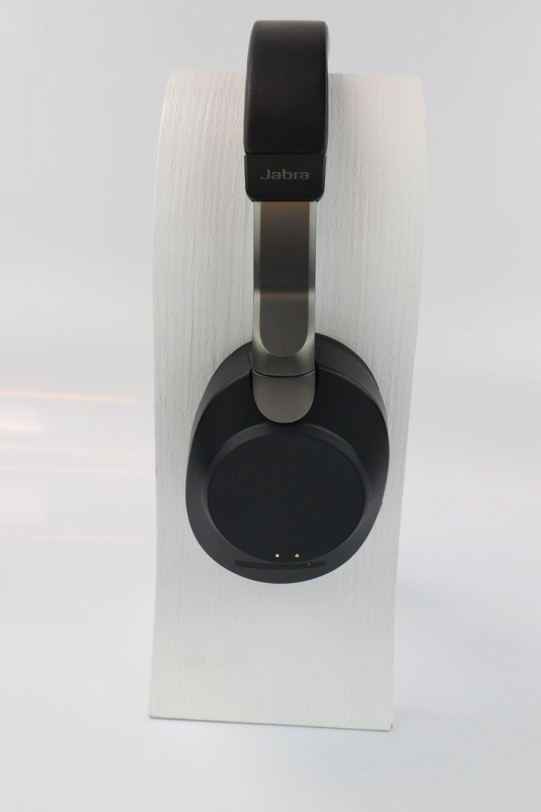 Jabra Evolve2 85 - Bluetooth Headset - MS - Jabra Link 390 BT Adapter - Airplane Adapter