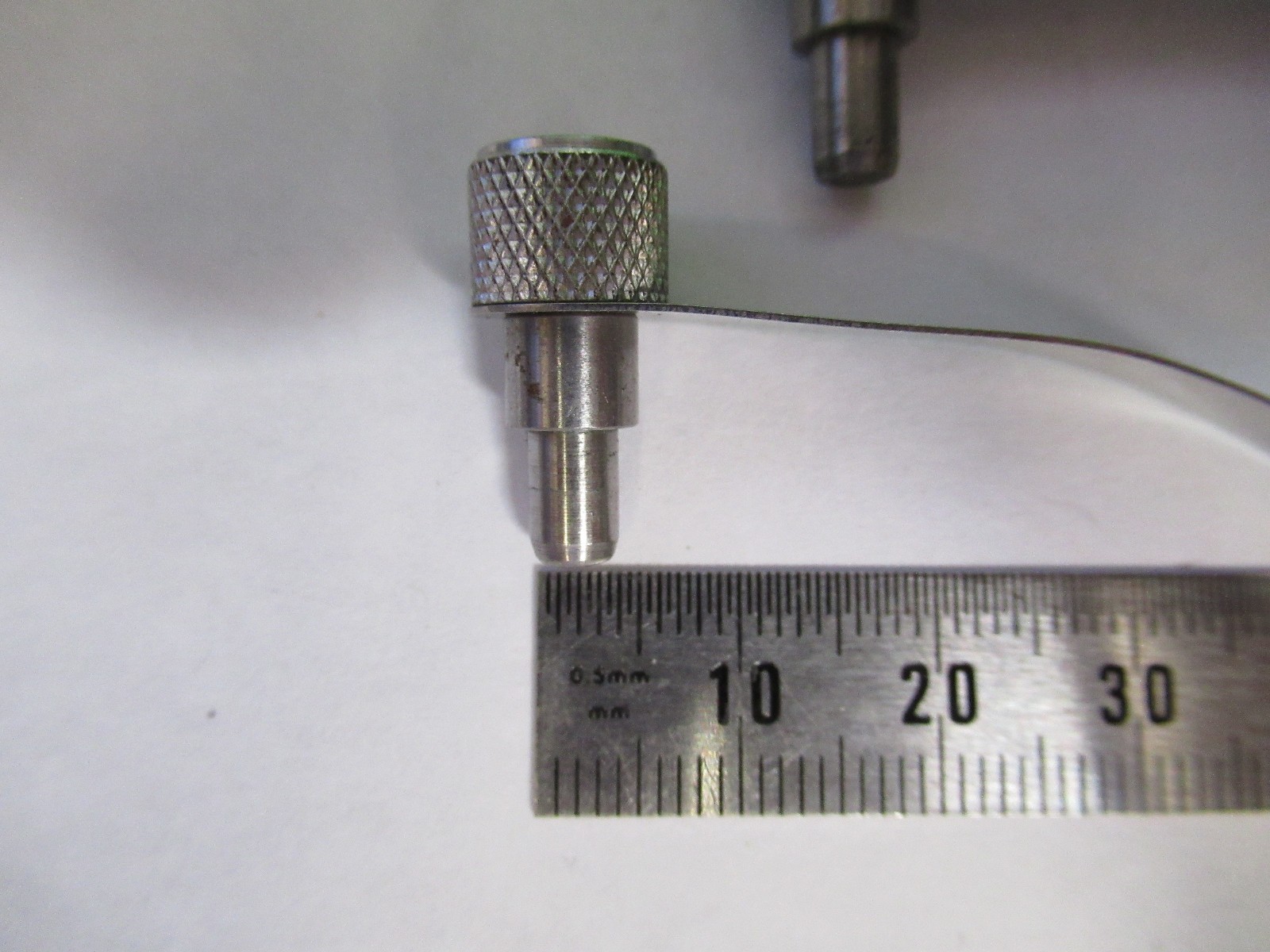 BAUSCH LOMB PAIR CLIPS STAGE MICROSCOPE PART AS PICTURED T3-B-46