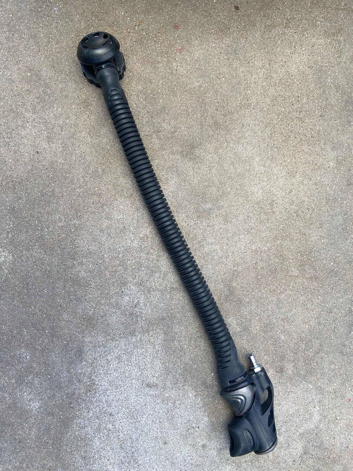 Oceanic scuba bcd power inflator with corrugated hose