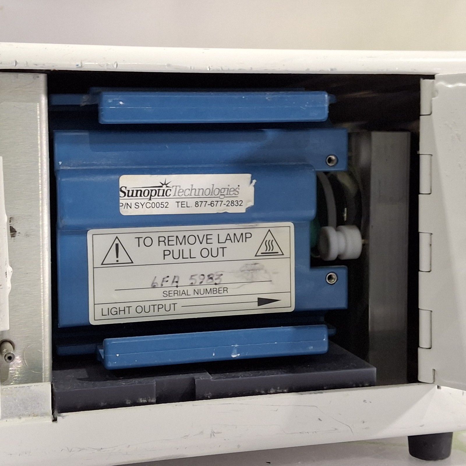 Sunoptic Technologies XLS-300 Light Source