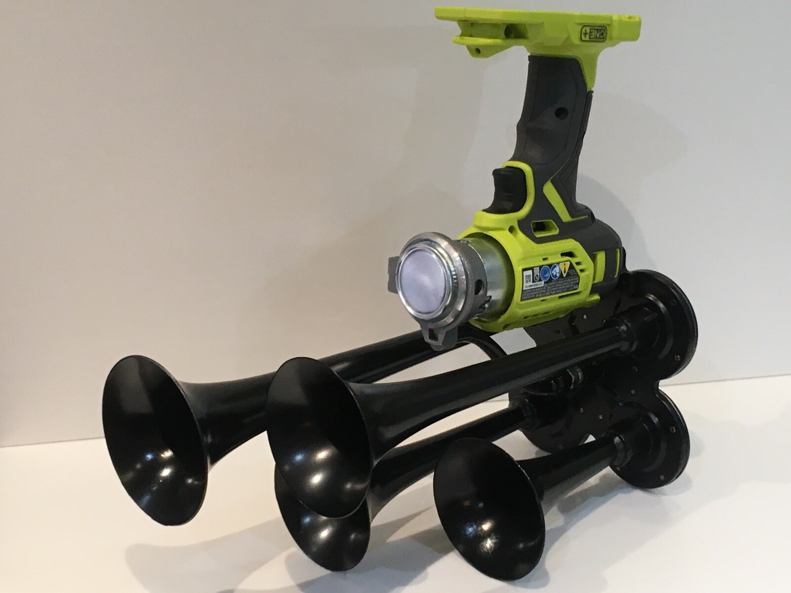 RYOBI 18V QUAD Air Horn, Train Horn Compressor ,Black Metal Trumpets