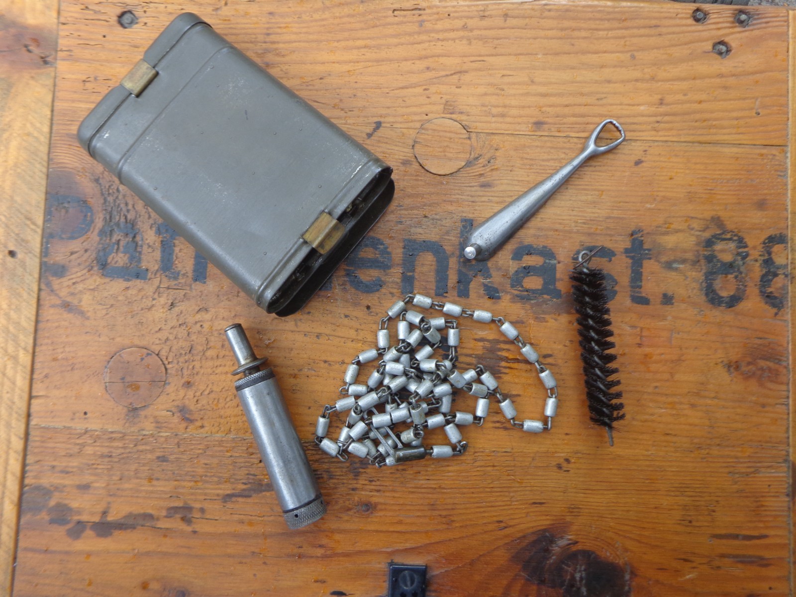 WW2 GERMAN WEHRMACHT/HEER/WAFFEN SS  RIFLE CLEANING KIT ORIGINAL WaA8 CARL WEISS