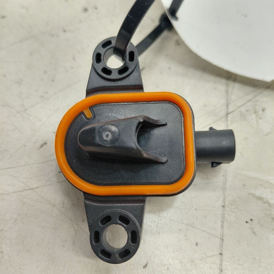 Alfa Romeo Stelvio Contact Sensor  2018 2019 2020 2021