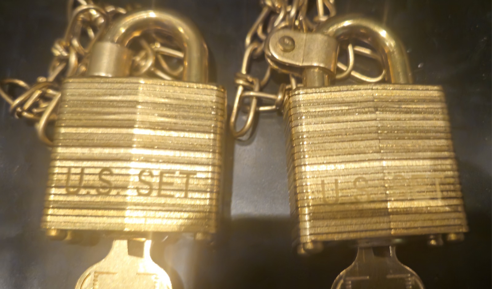 Master Lock Commercial Keyed Different Bump Stop 2 Pack Shackled Brass W/Chain