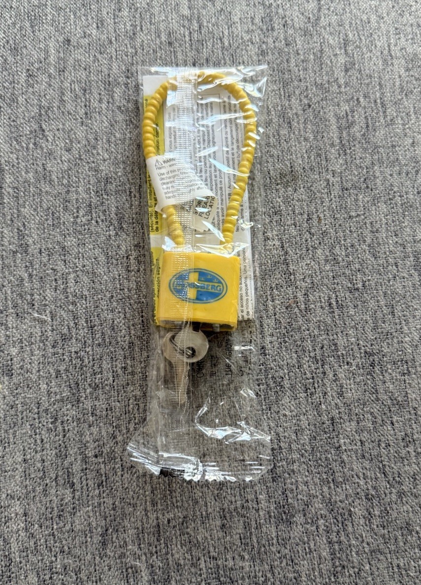 Mossberg Yellow Cable Gun Lock With Instructions, 2 Keys New Sealed