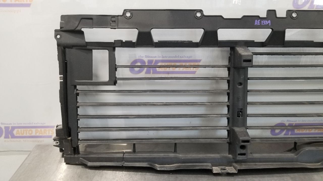 20 CHEVY SILVERADO 2500 UPPER AIR SHUTTER 6.6L DIESEL