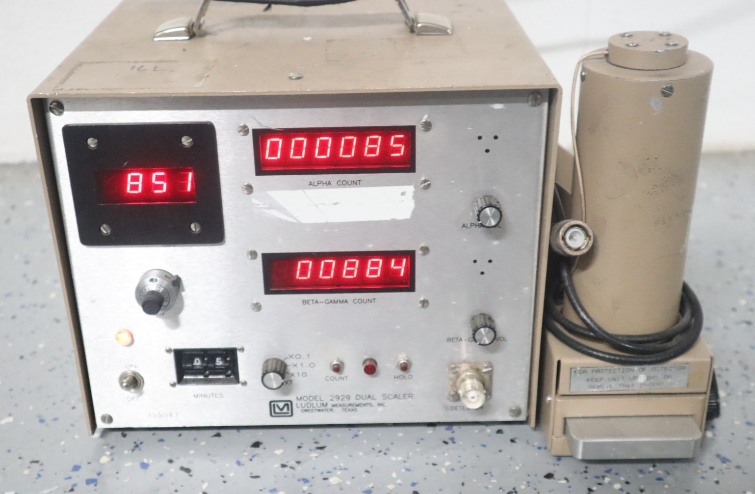 Ludlum 2929 Dual Scaler w/ 43-10-1  Alpha-Beta Sample Counter Head Detector
