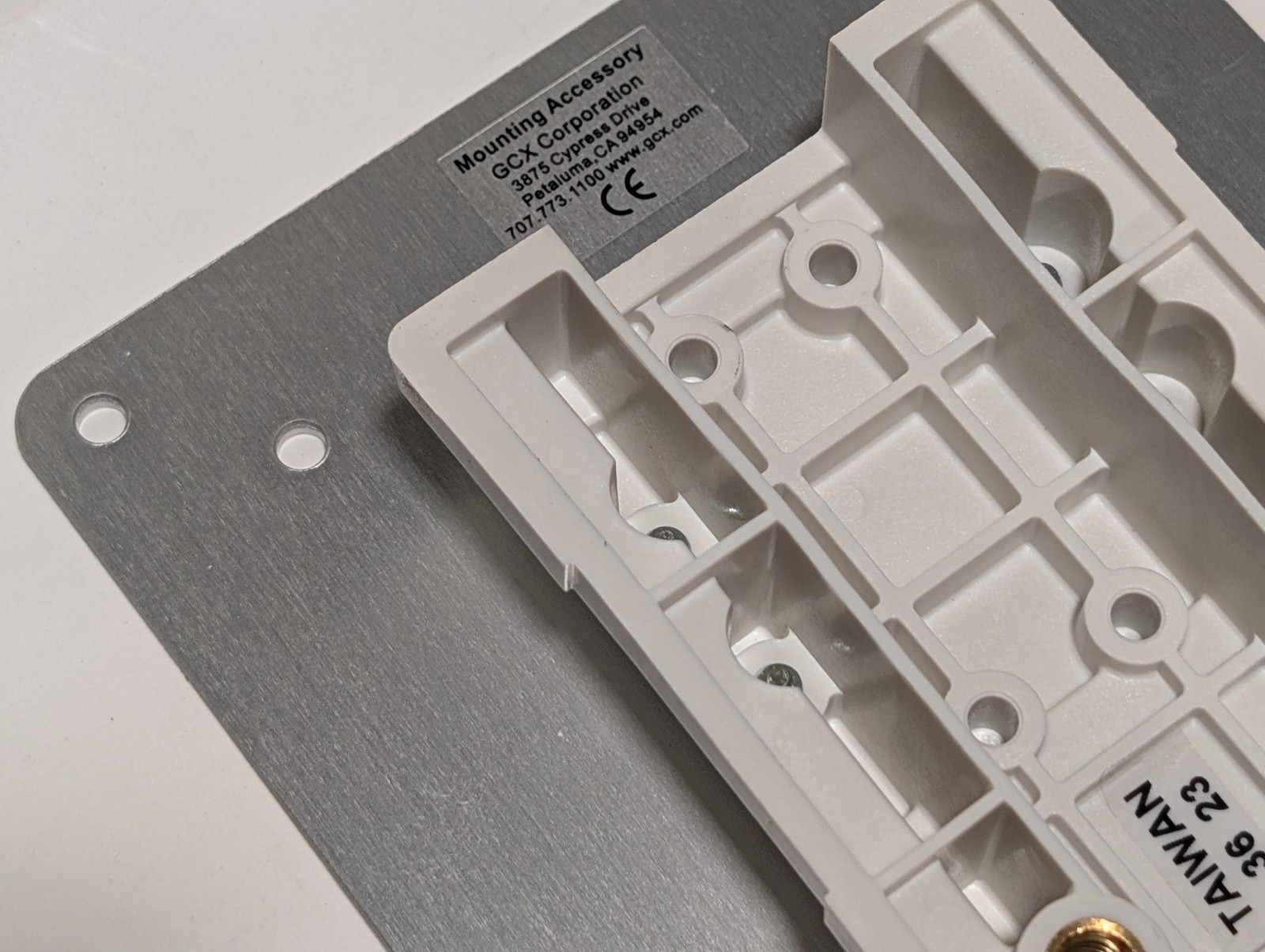 GCX FLP-0001-10C Mounting Accessory Fixed Flush Mount for VESA 75/100