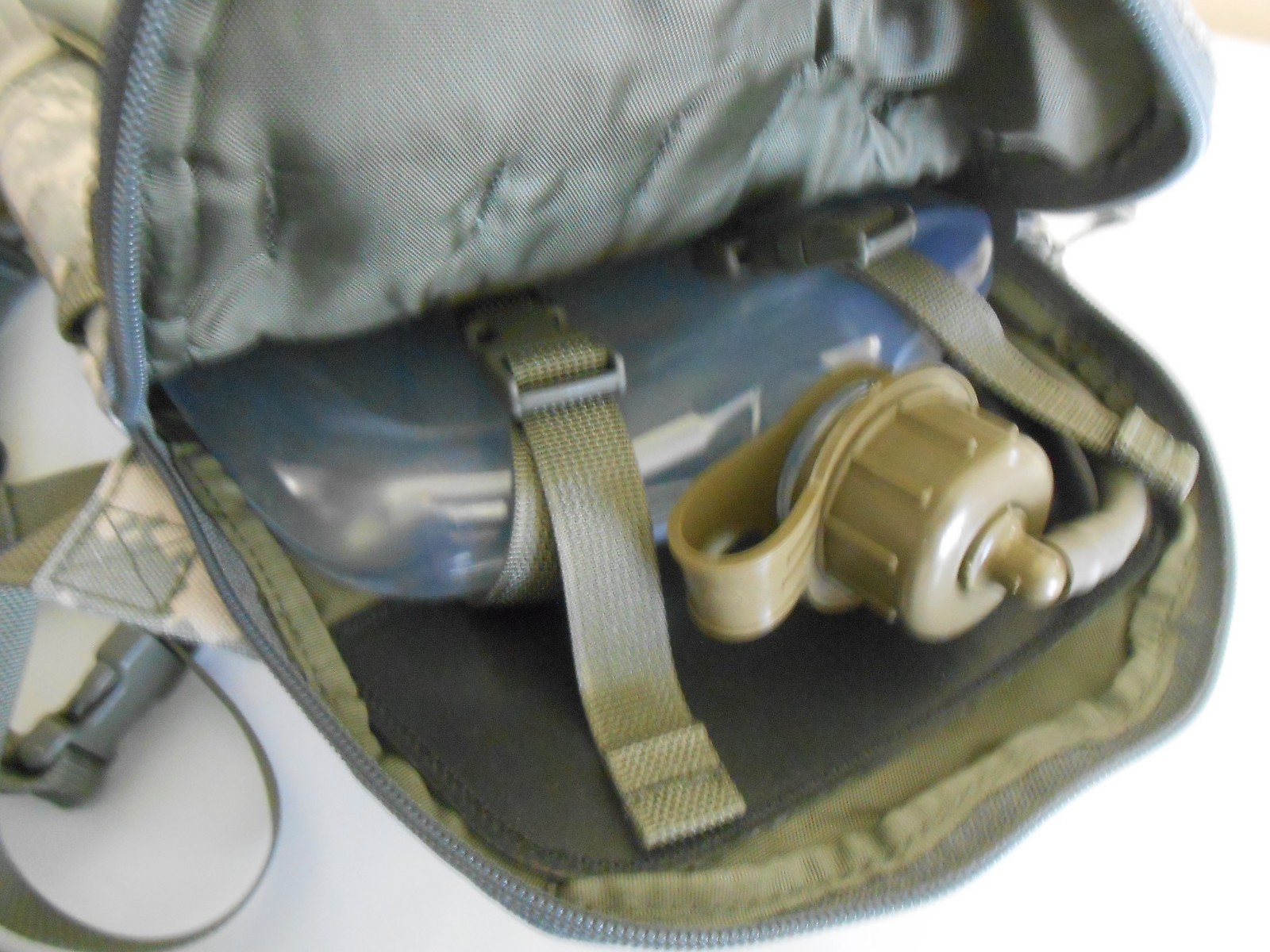 Hydramax Max 120 oz Hydration Pack Digital Camo w/Bladder - NWT