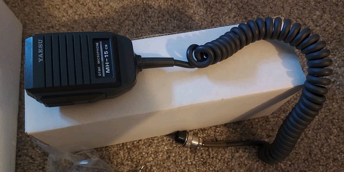 YAESU FT-711RH UHF FM TRANSCEIVER - USED UNTESTED
