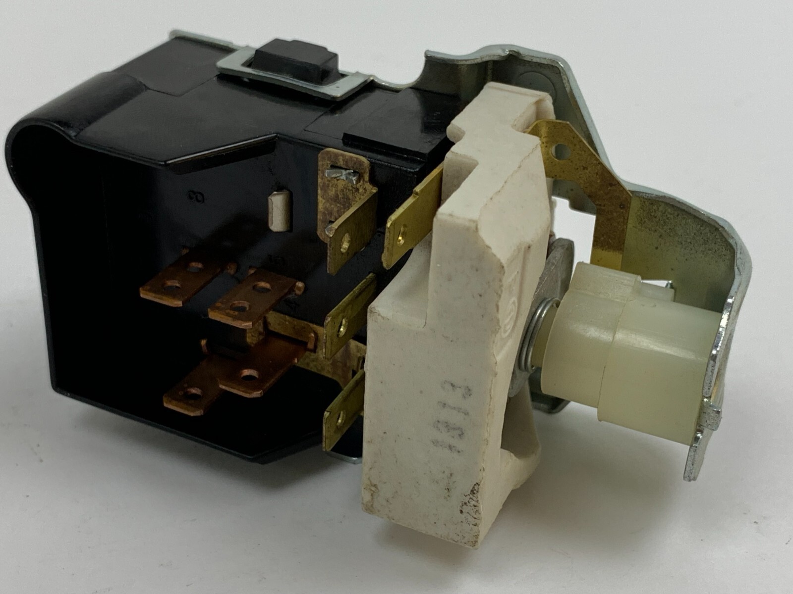 Open Box Genuine International 393442C1 Headlight Switch