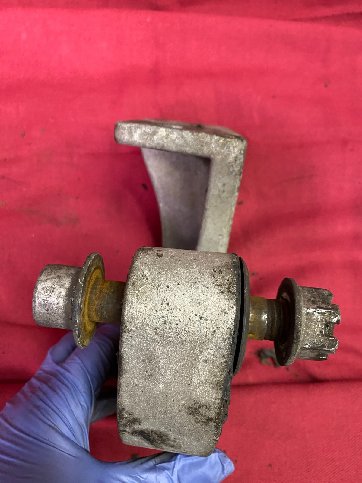 PETERBILT LOWER PIVOT HOOD HINGE 13-04708R