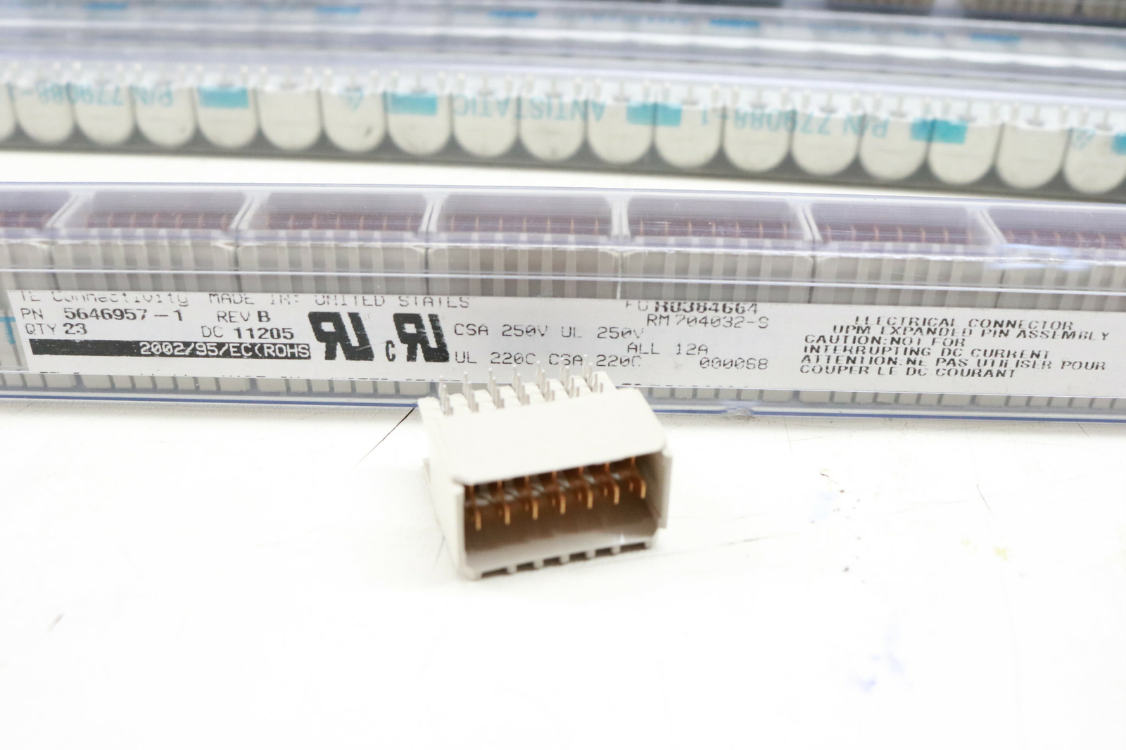 1x TE Connectivity AMP Connectors 7 Position Universal Power Module Plug 5646957