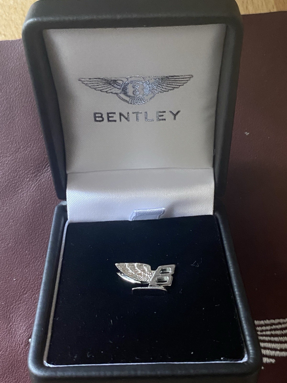 BNIB Rare New Style Bentley Flying B Logo Lapel Pin Badge