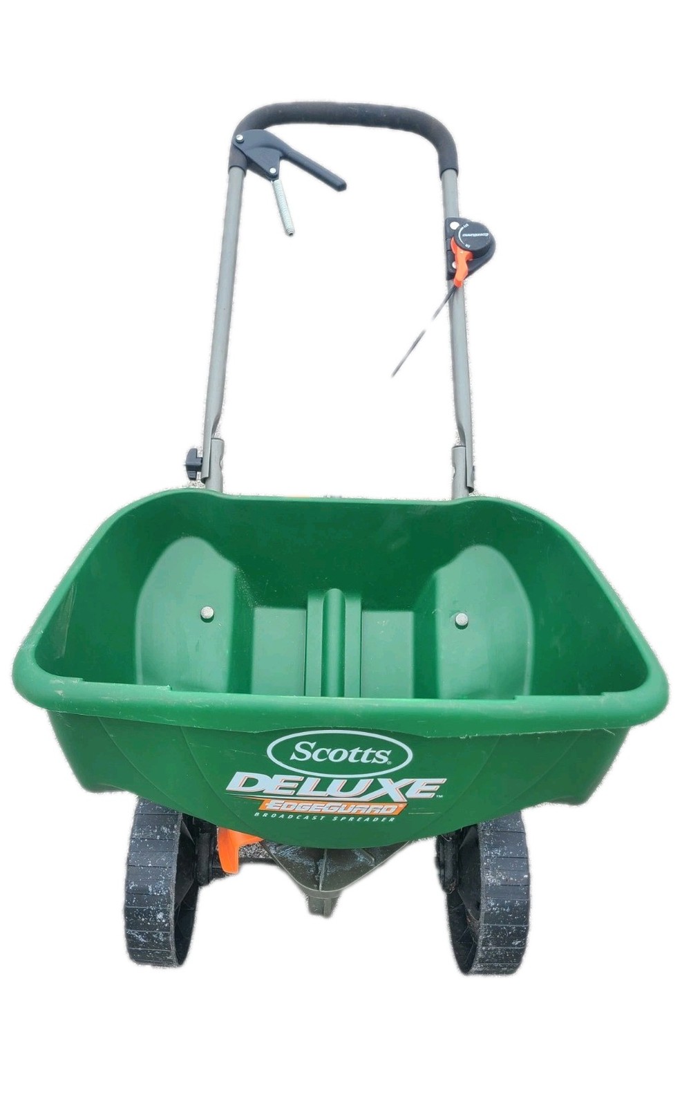 Scotts Deluxe Edgeguard Broadcast Spreader