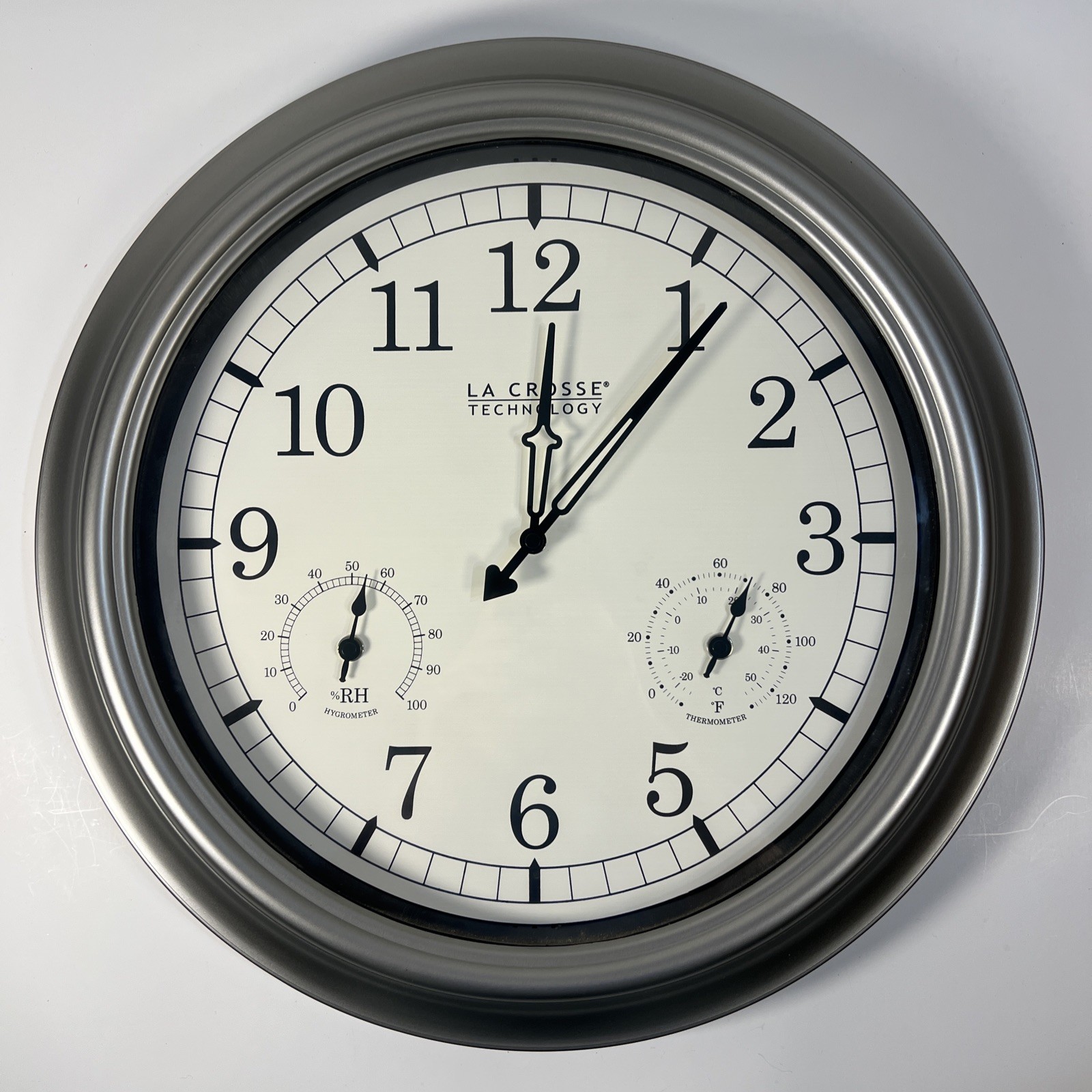 La Crosse Technology Analog  Wall Clock Thermometer/Hygrometer Quartz Movement