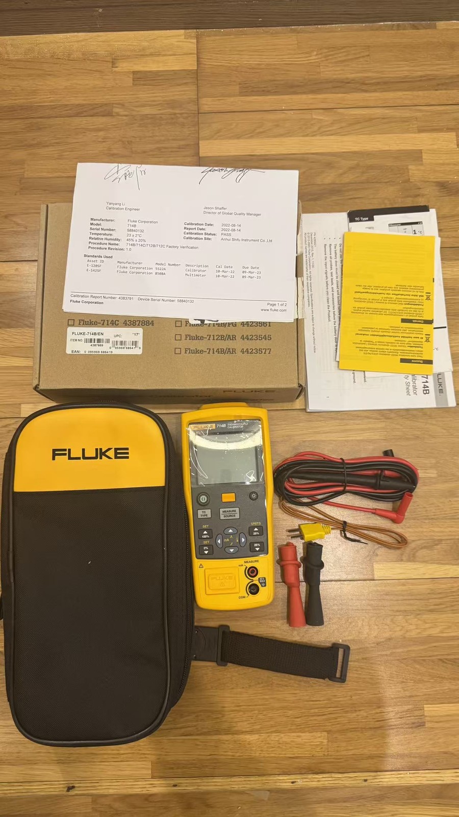 Fluke 714B Thermocouple Calibrator, New