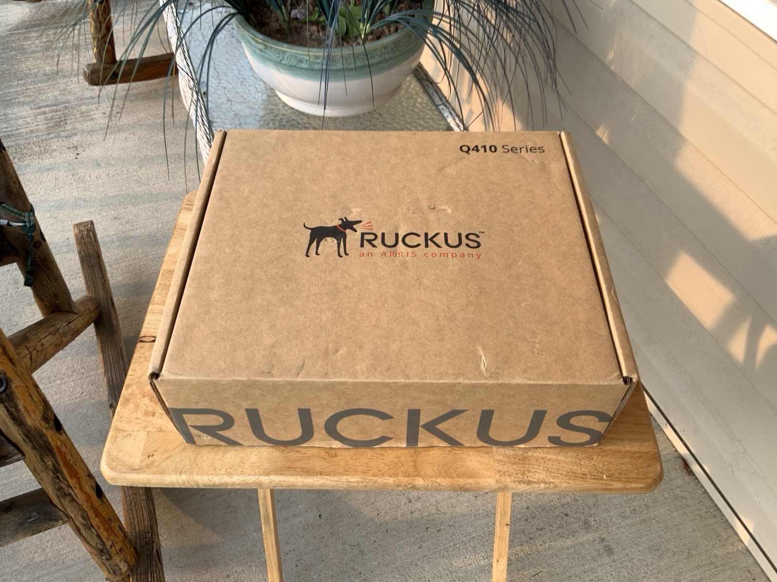 Ruckus Q410 LTE Access Point P01-Q410-US01 - New Open Box