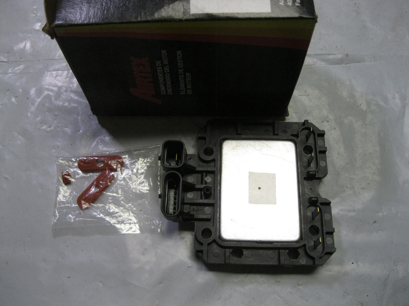 Ignition Control Module Airtex 6H1039 (nos, scratching)