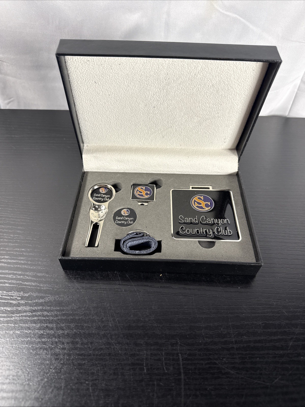 Sand Canyon Country Club Golf Ball Marker Divot Tool Bag Tag Combo Box Set OCM