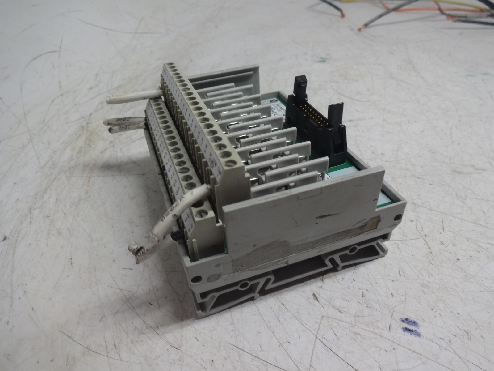 Allen Bradley 1492-IFM20F-F120A-2 PLC Module