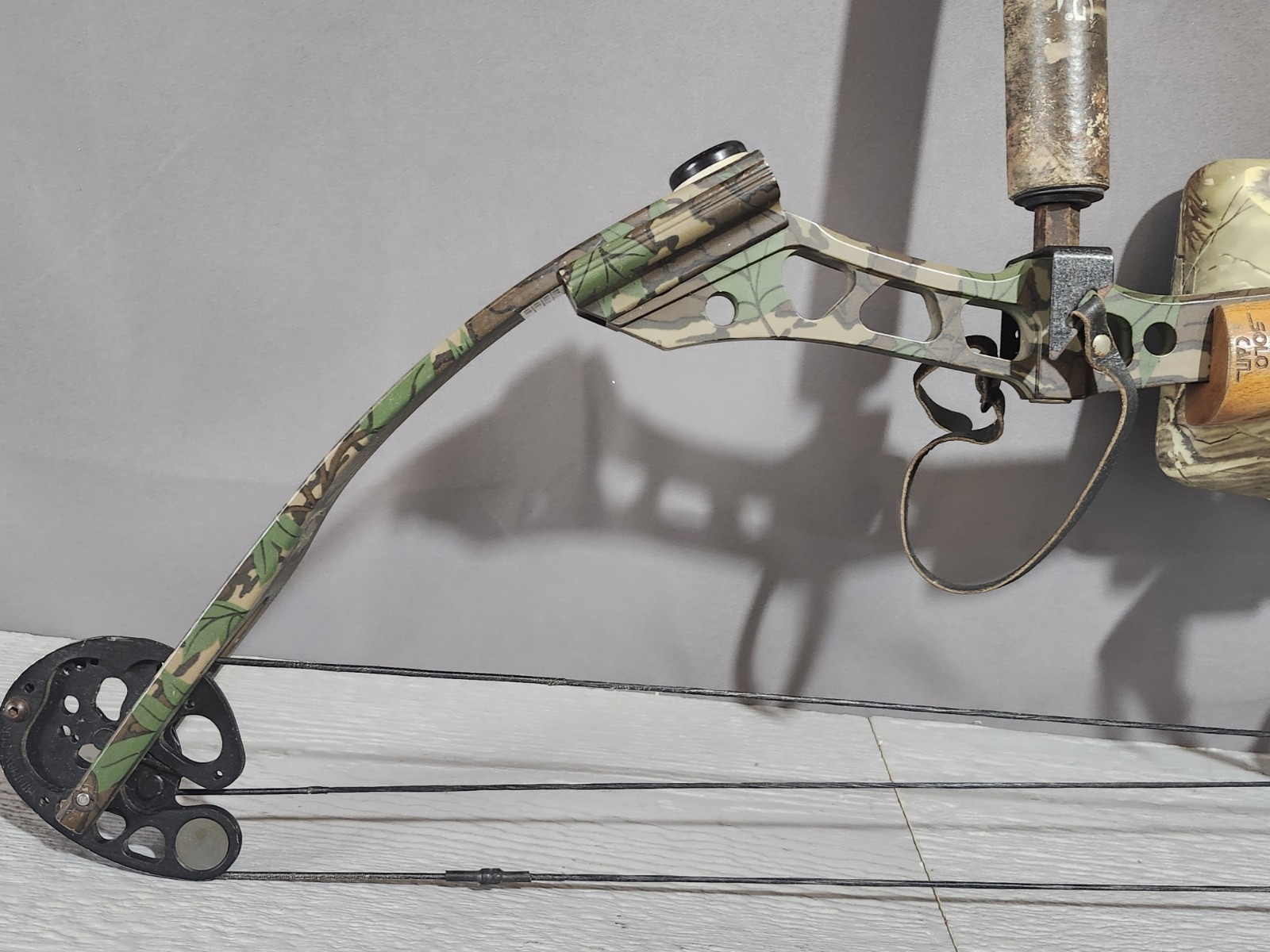 Mathews Rival Pro Compound Bow Right Hand Solo Cam w/ X-Ring