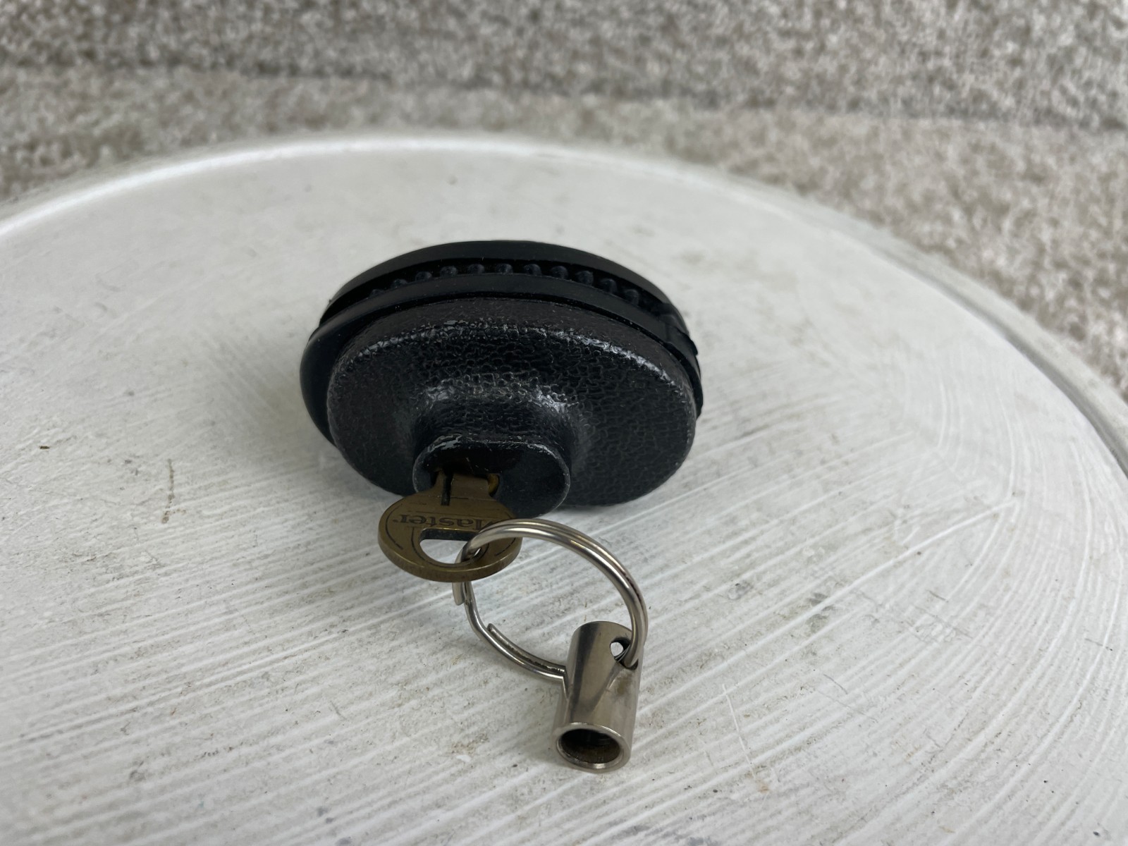 Master Lock Co Firearm Safety Keyed Trigger Lock w/ Key USA Black