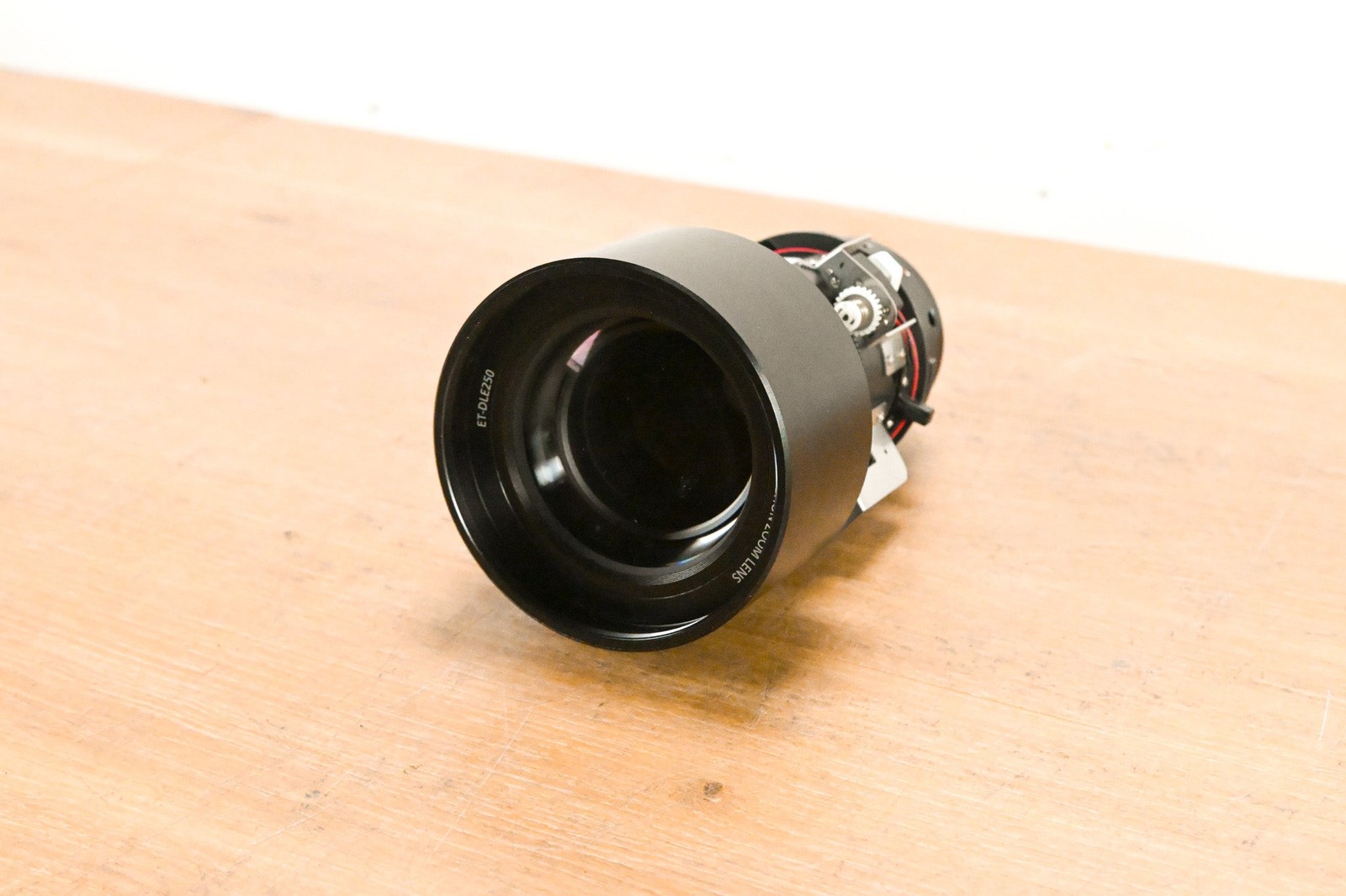 Panasonic ET-DLE250 1-Chip DLP Projector Fixed Zoom Lens CG01Z42