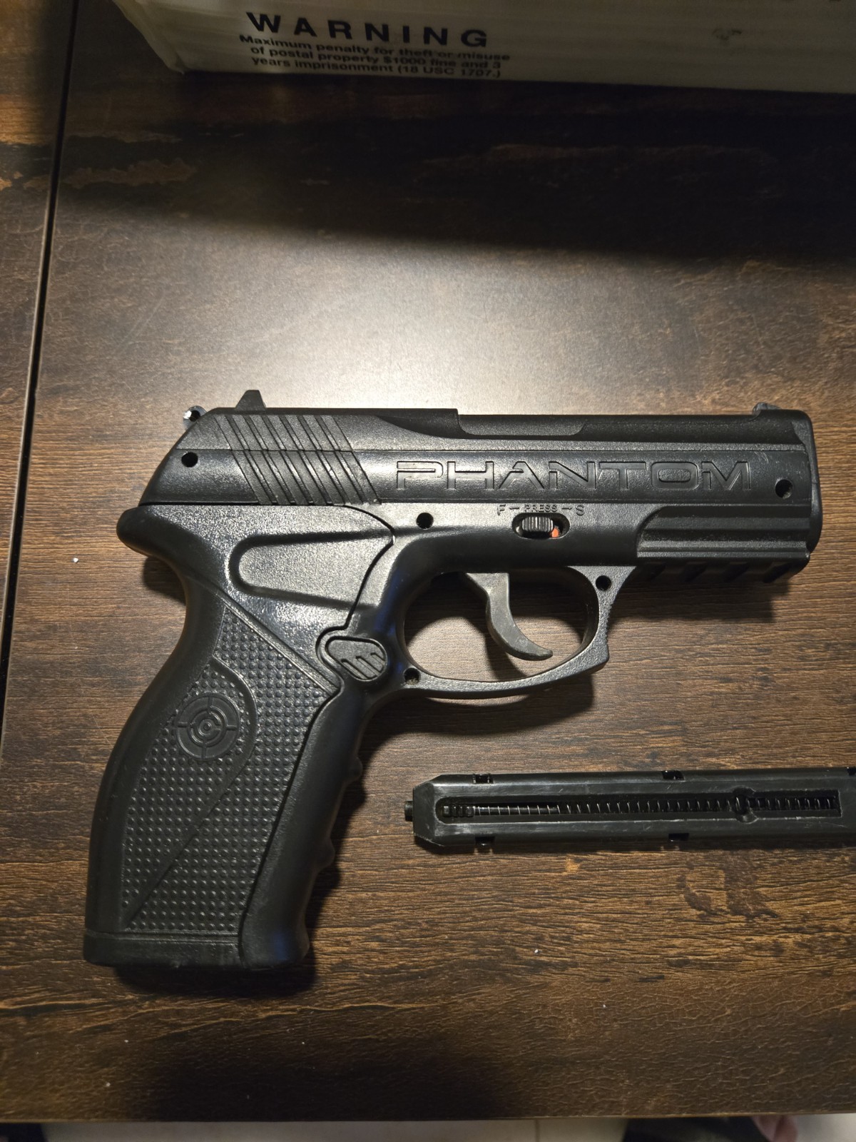 Crosman Phantom Kit P10 CO2 BB Air Pistol Kit .177 Cal Includes Co2 BB Safety