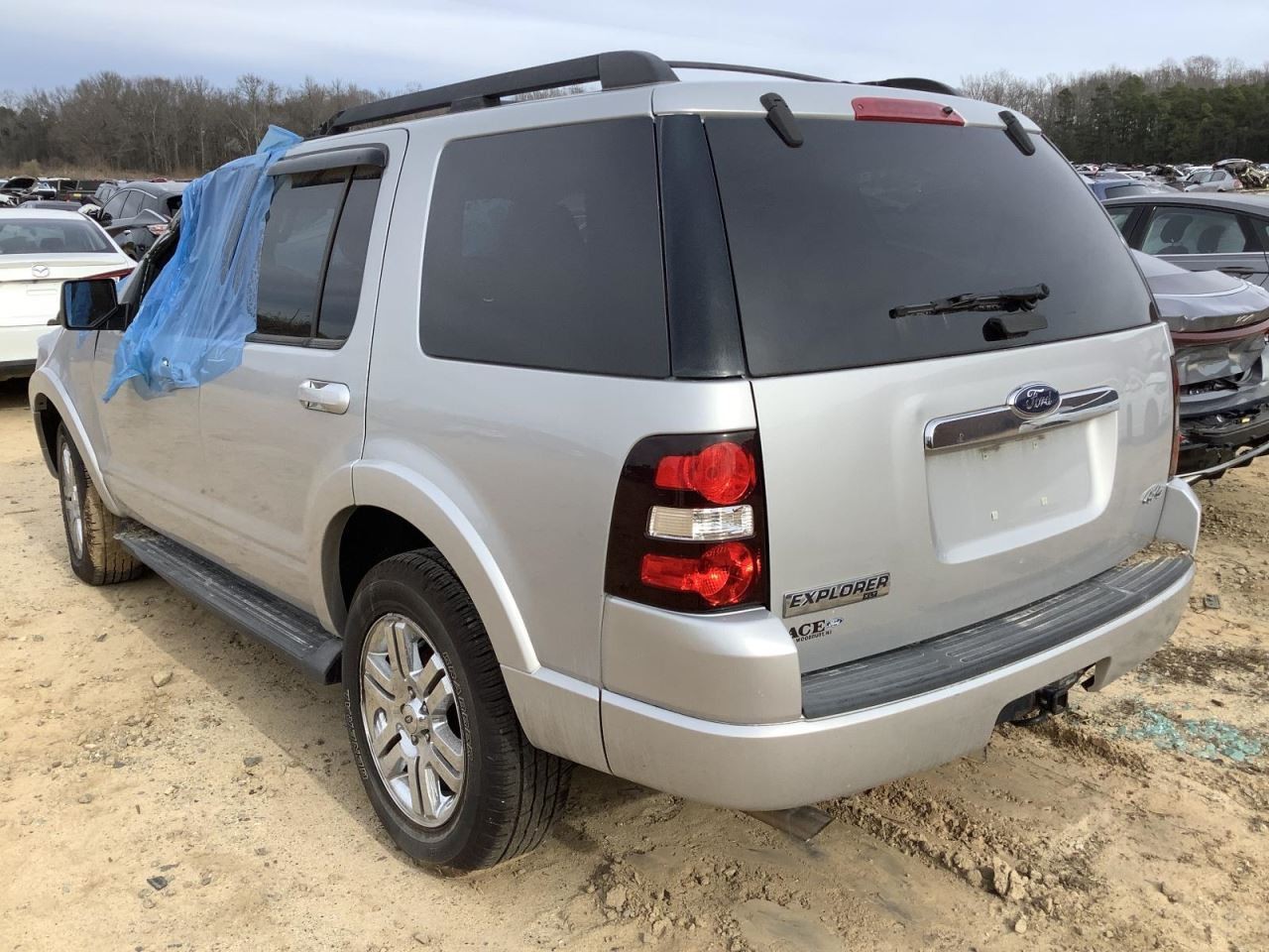EXPLORER 2009 Glove Box 4916334
