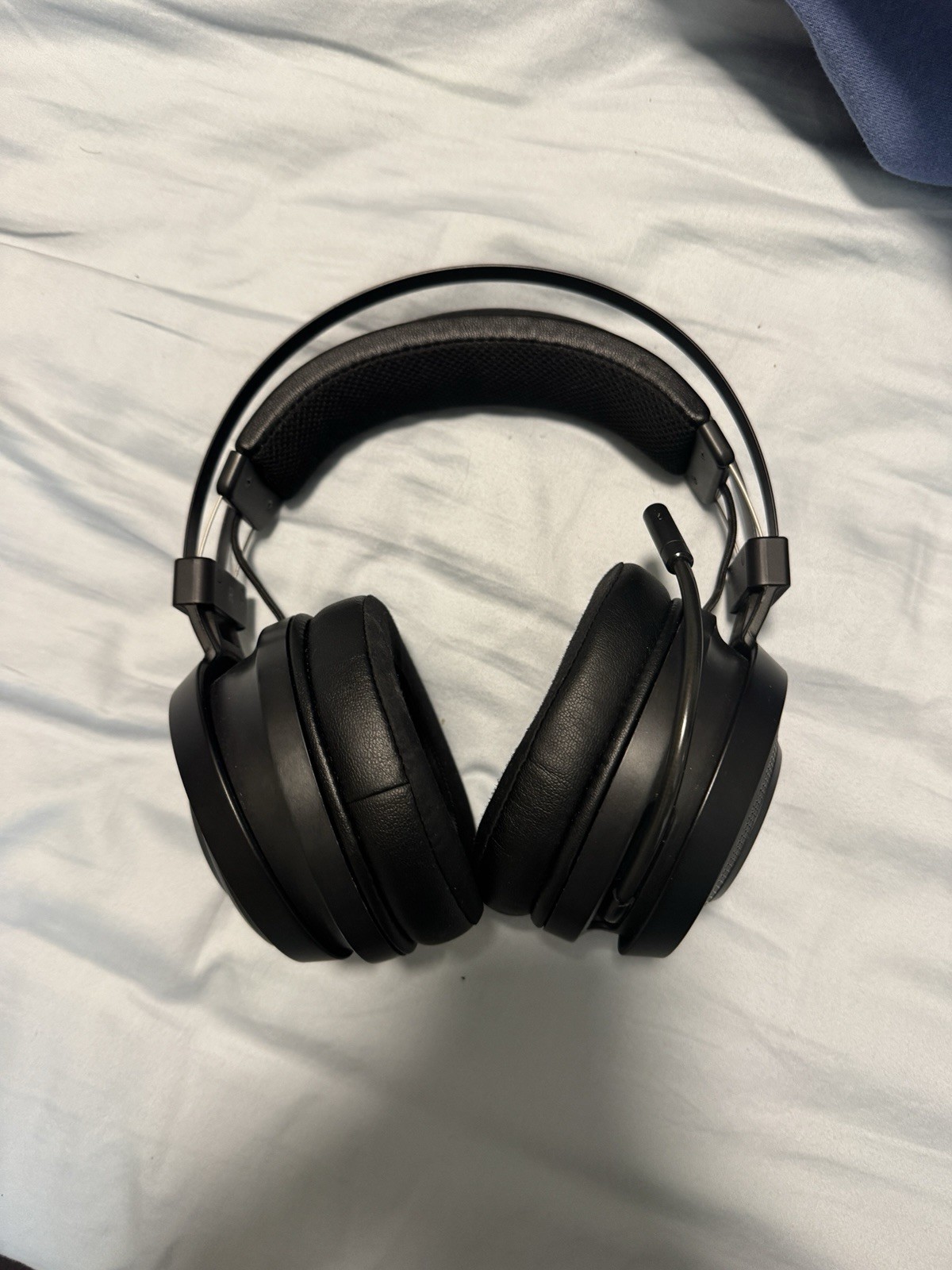 Razer Nari Essential Black Wireless Gaming Headset