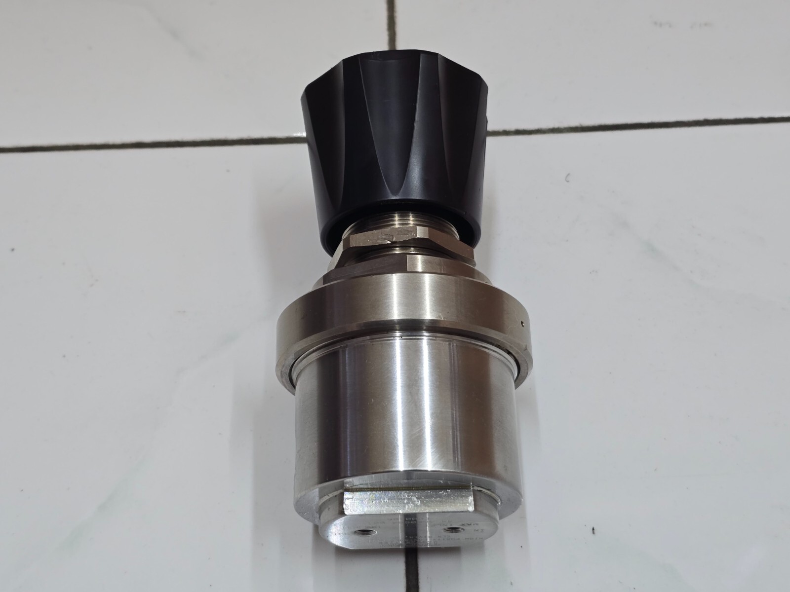 Tescom Presssure Regulator Model 44-4660S24-001