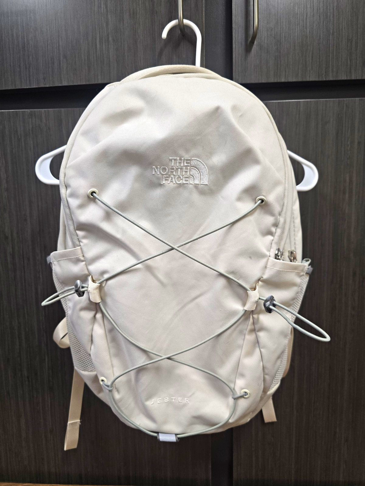 The North Face Jester Backpack Cream Beige FlexVent Laptop School Daypack