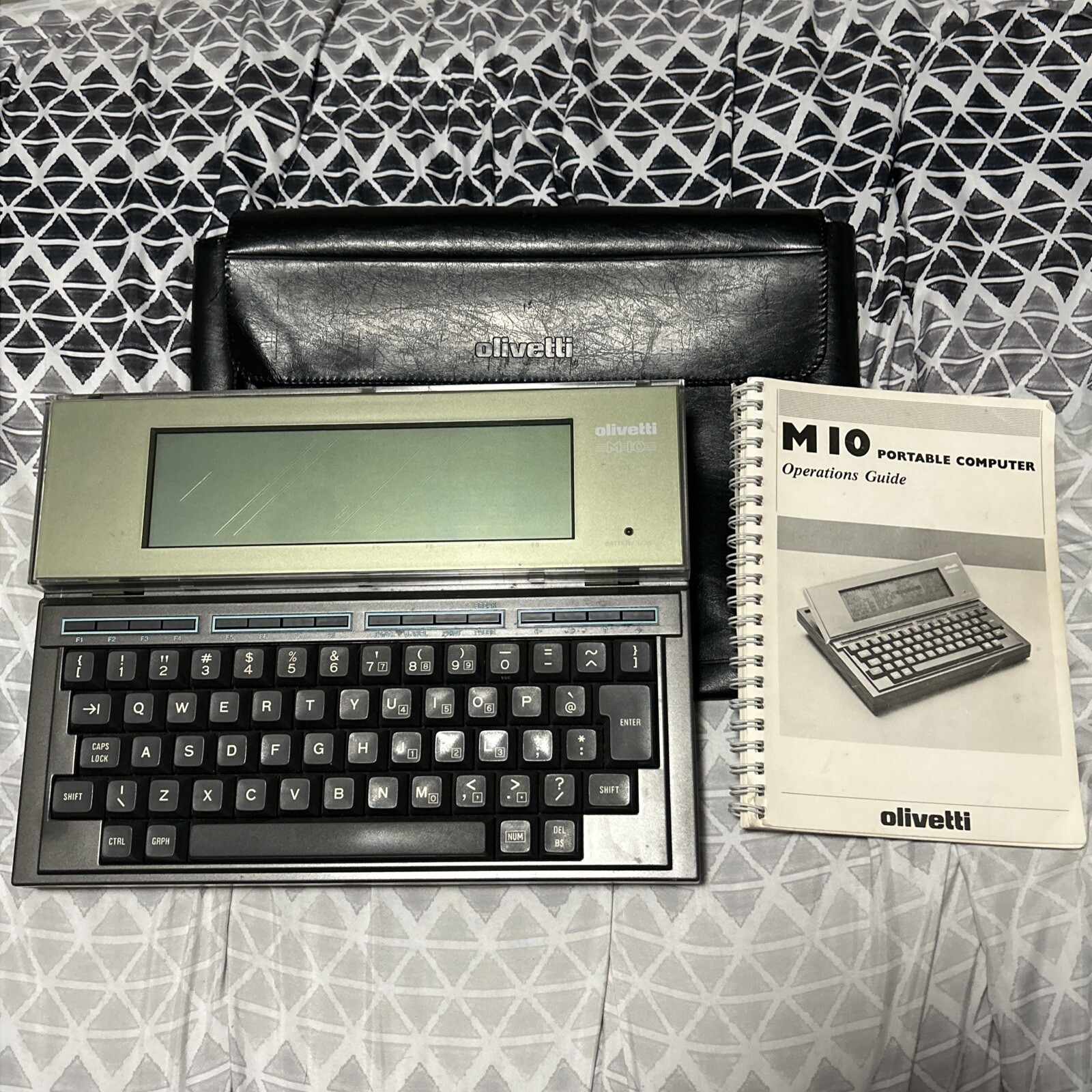 Vintage Olivetti M-10 Portable Computer Antique Laptop UNTESTED