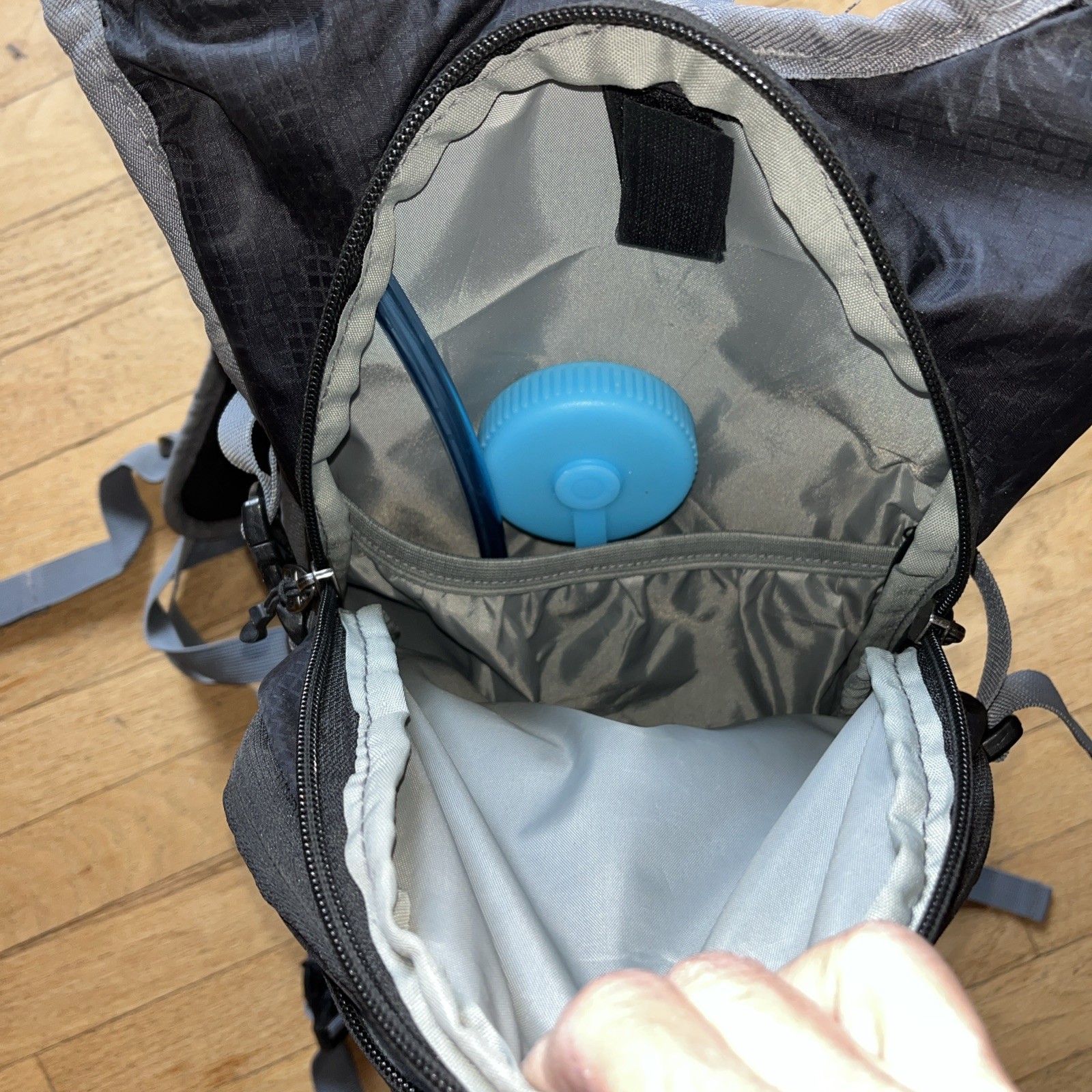 Hydration CamelBack Lightweight Water Backpack with 2L Water Bladder Bag