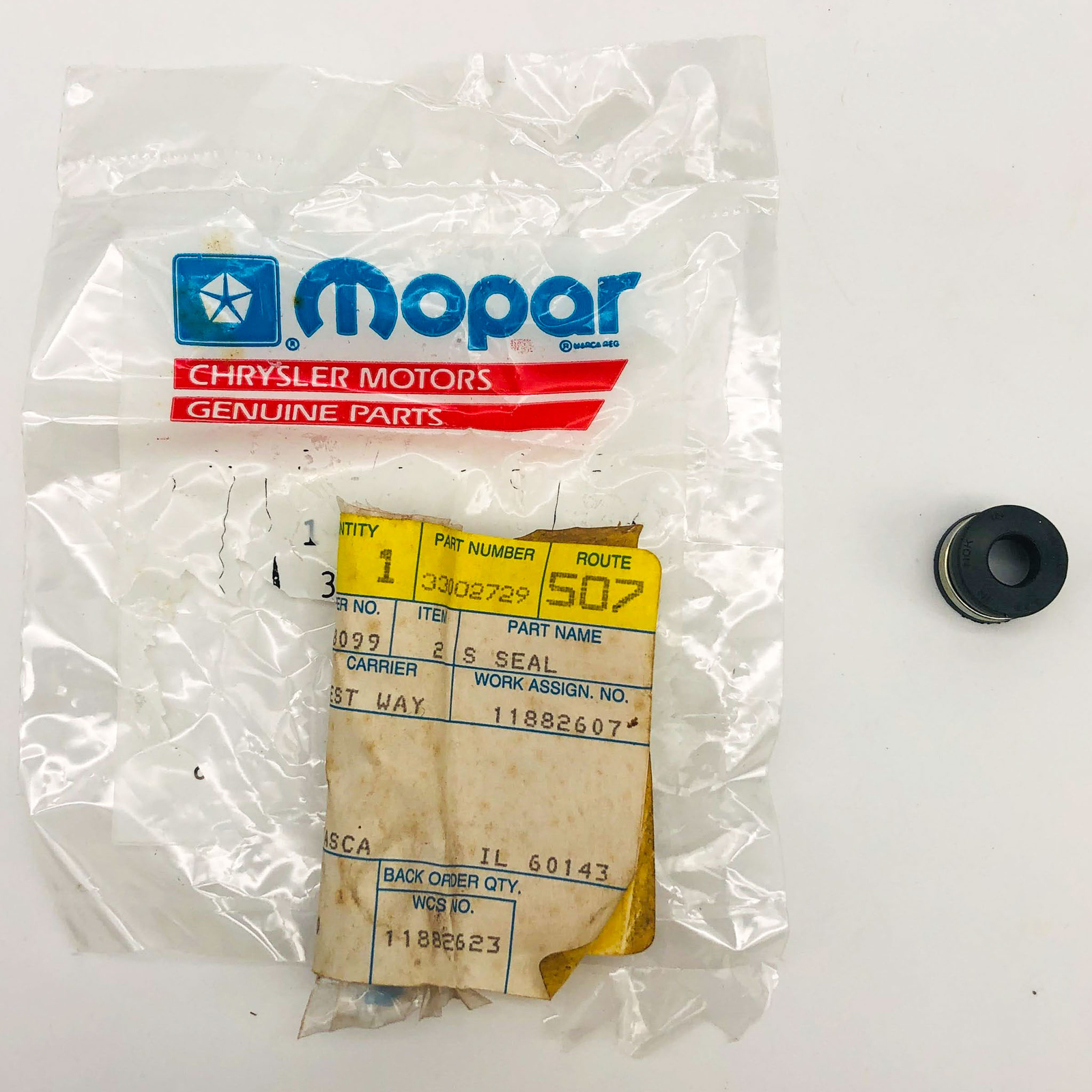 Mopar 33002729 Seal for Intake Valve Standard +.003" OEM NOS 1991-93 Jeep
