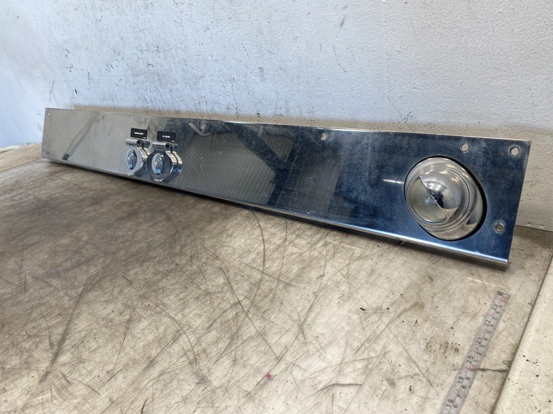 2015 Kenworth T800 Cab Exterior Trim Panel R331220913111211 (785-11164)