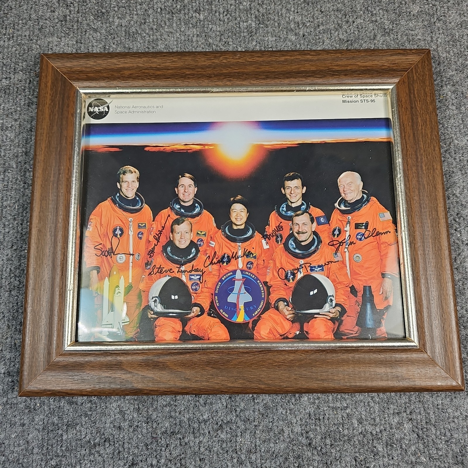 NASA 8x10 photo Crew Space Shuttle Mission STS-95 Discovery SIGNED John Glenn
