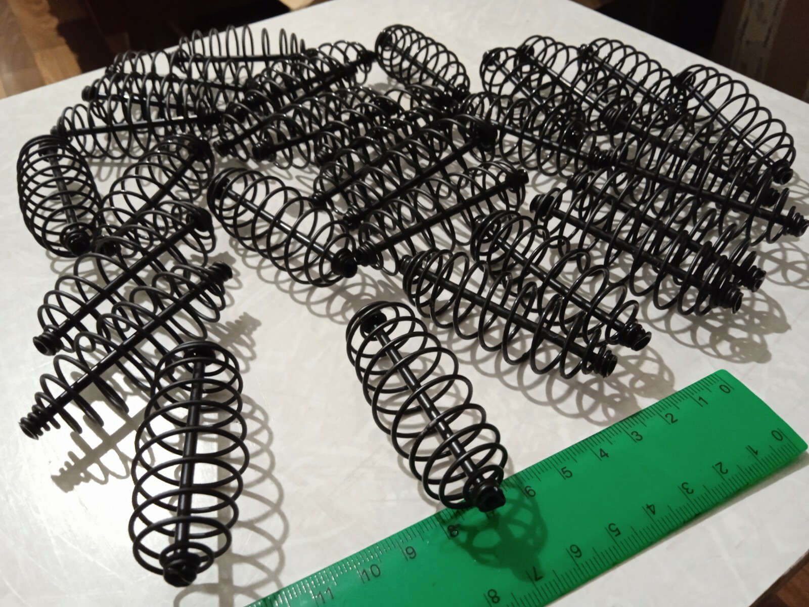 LOT 30 pcs Fishing COIL InLine Wire Cage Bait Feeder Carp Fishing Trap Tackle
