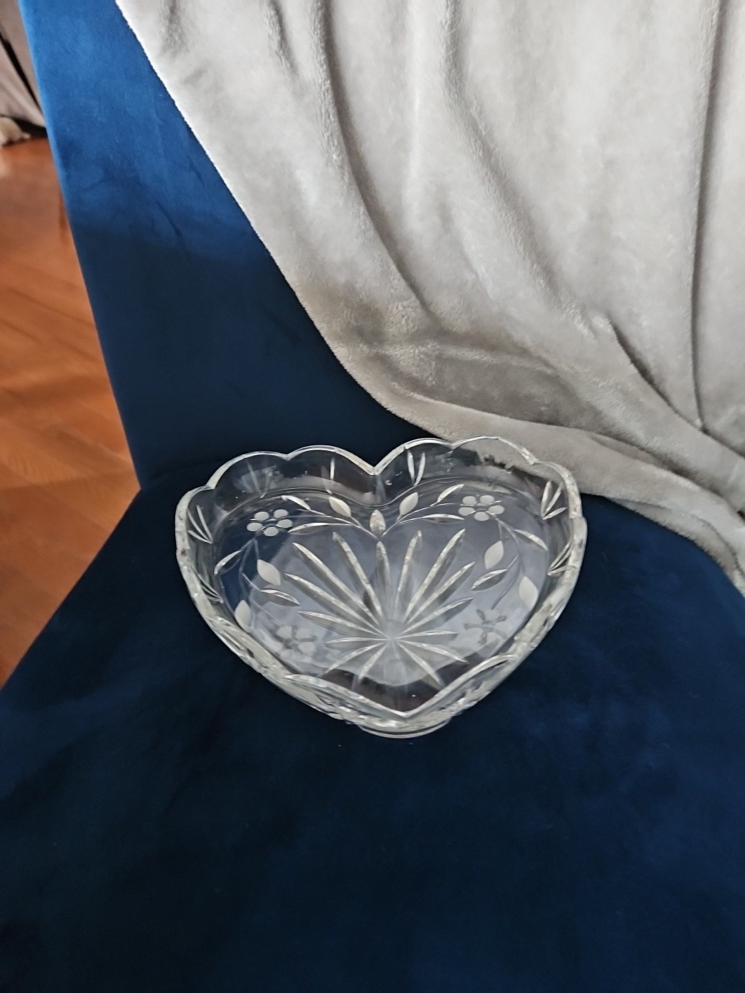 Illusions 24% Full Lead Crystal Heart Shaped Dish