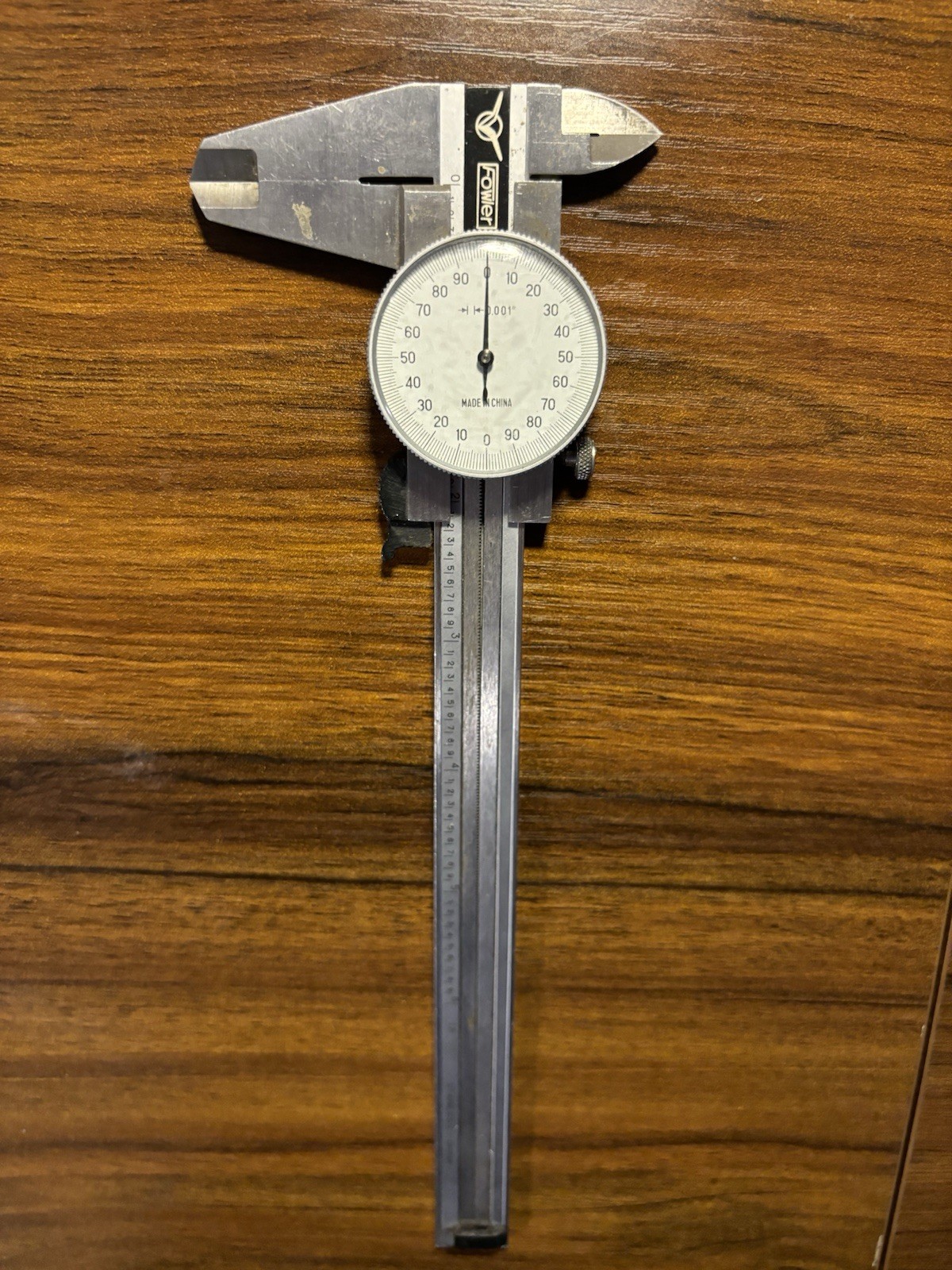 Fowler Dial Caliper White Dial +/-0.001 in Accuracy 0.001 in Graduations