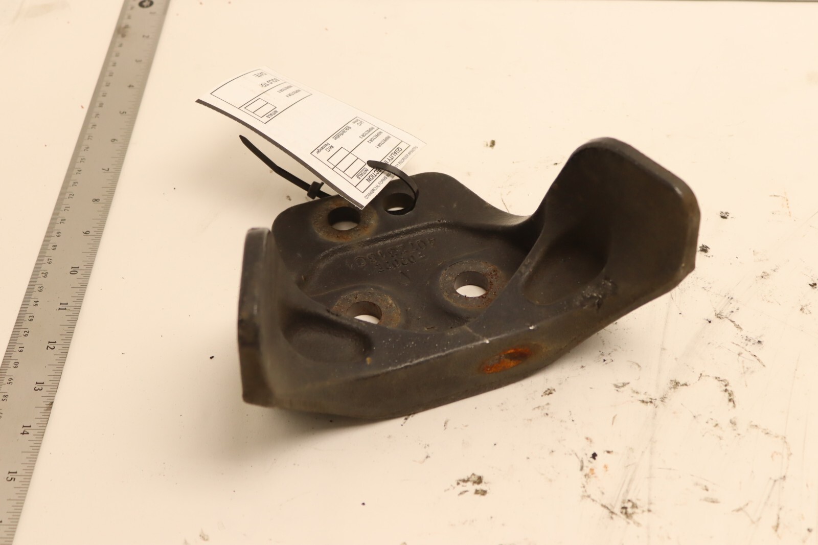 2017-2024 INTERNATIONAL LT625 SUPPORT BUMP STOP BRACKET MOUNT 4072318C1 OEM