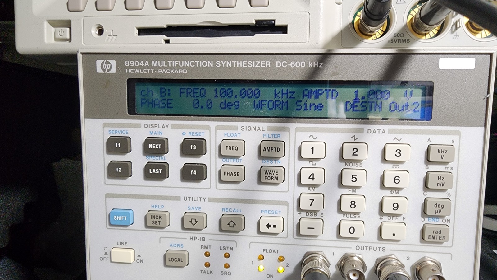 HP 8904A Multifunction Synthesizer DC-600kHz Dual Output Tested Working Option 2