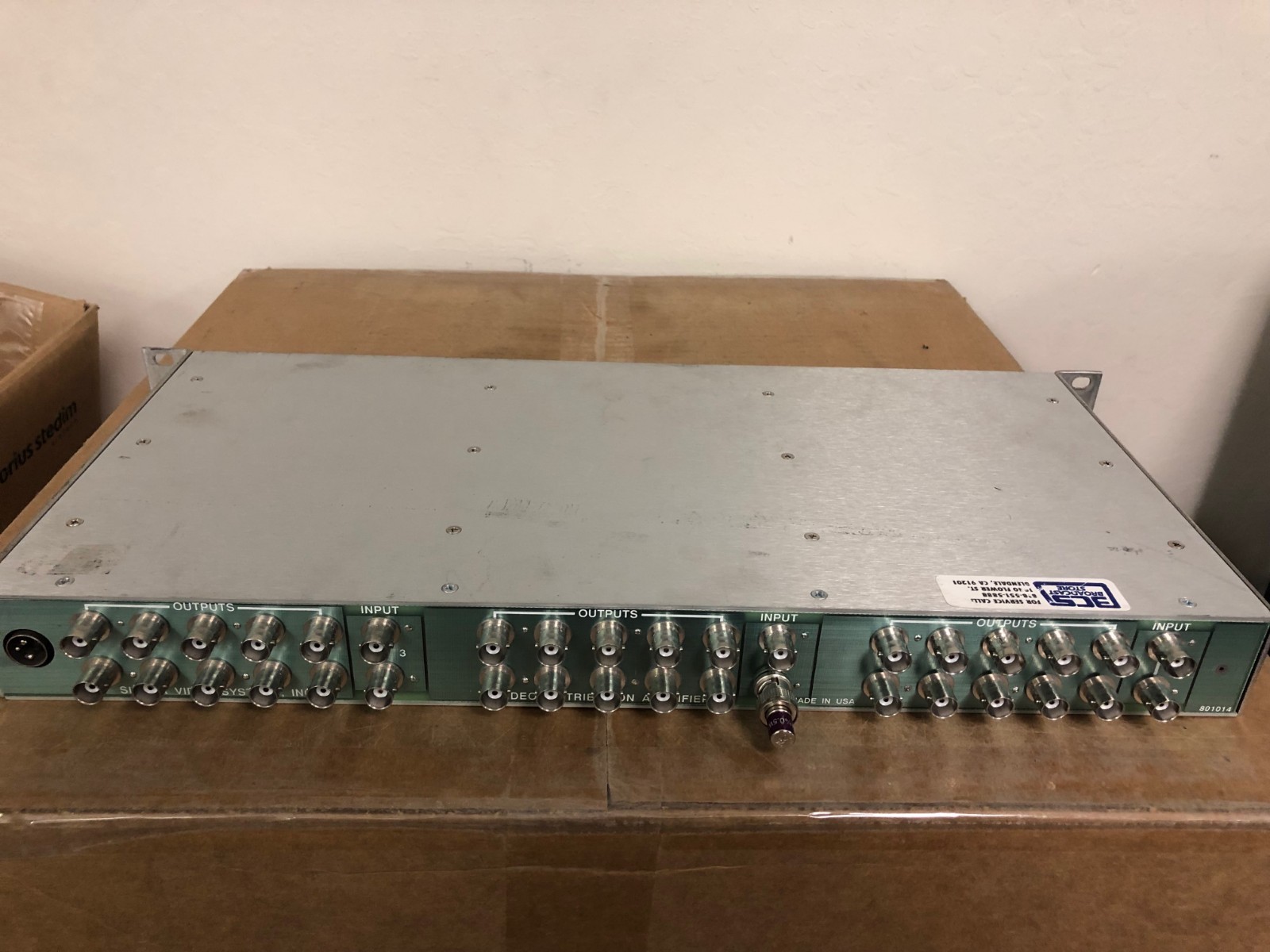 SVS Sierra Video Systems 801014 Component Video Distribution Amplifier