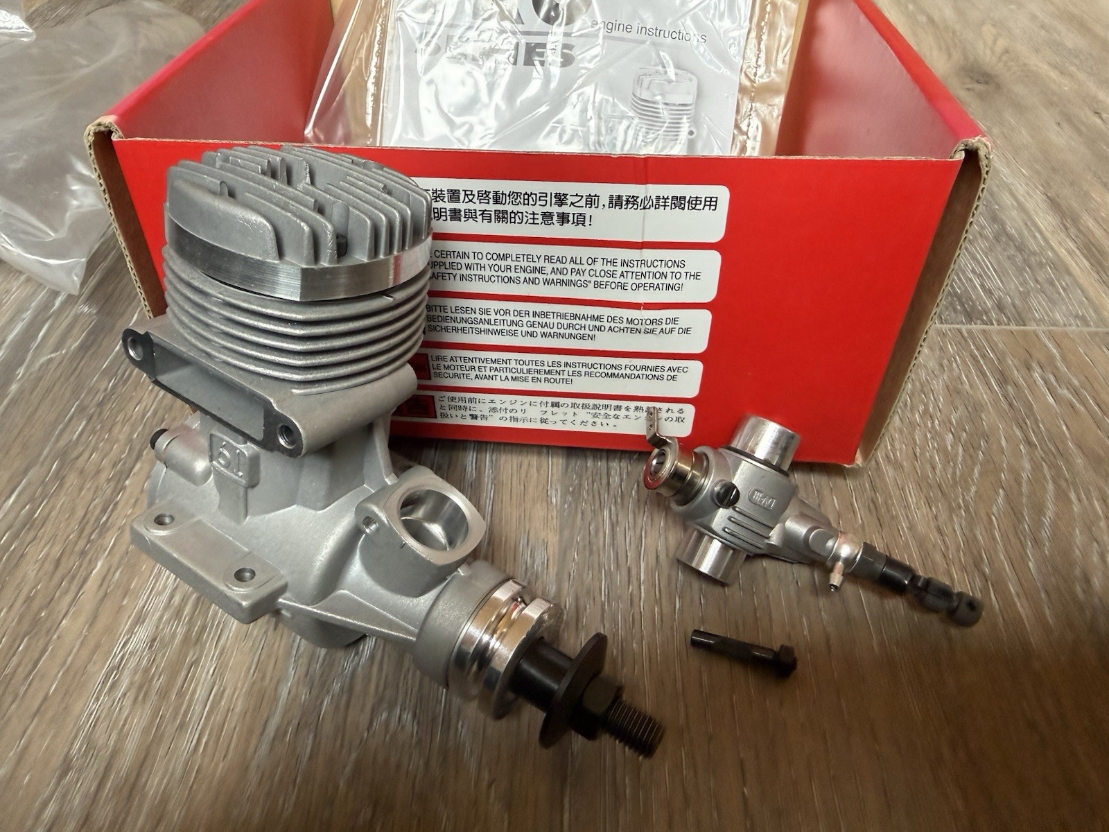 Super Tigre G2300 MkII (1.40cu in, Ringed W/Muffler) MIB