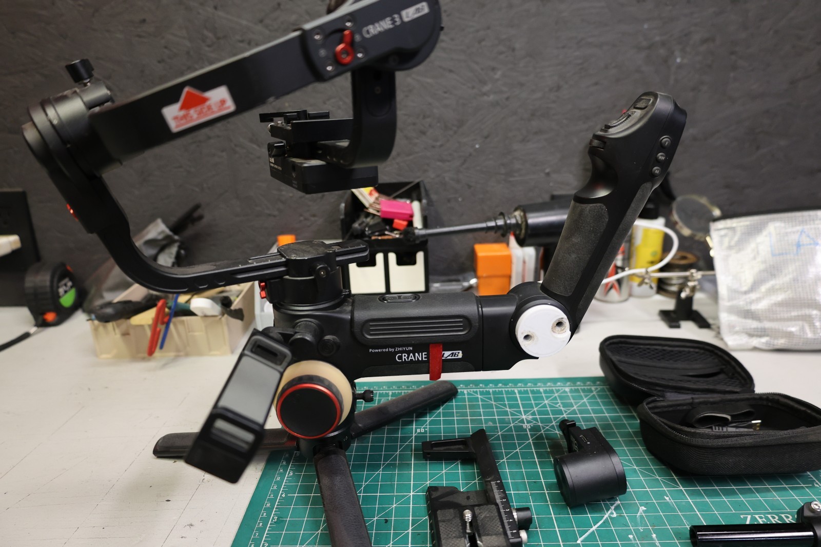 Zhiyun Crane 3 LAB Gimbal (Powers On) + HD Cables A/B, 1 Servo Motor - Works!