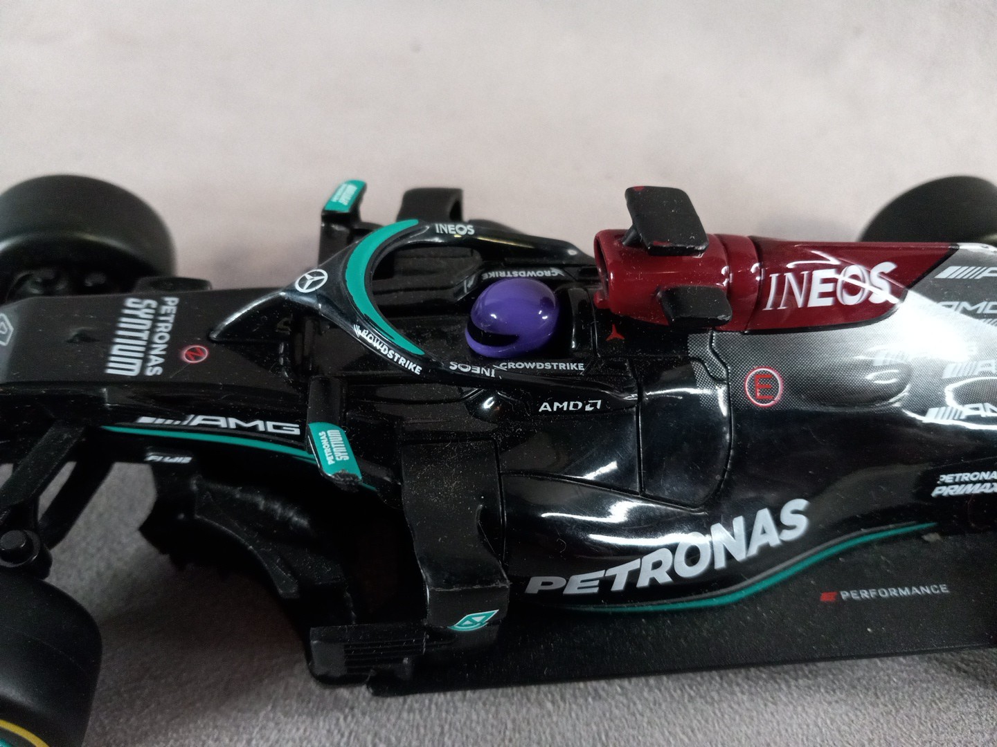 Mercedes Benz AMG F1 W12 E Performance Lewis Hamilton #44 Black 1:24 RC Maisto